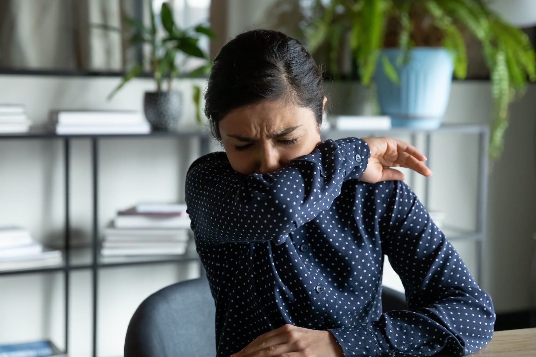 Woman with COVID-19 symptoms